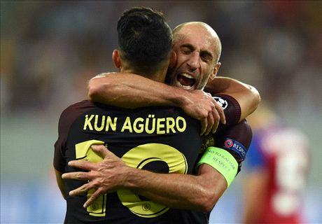 Aguero maakt eigen missers goed