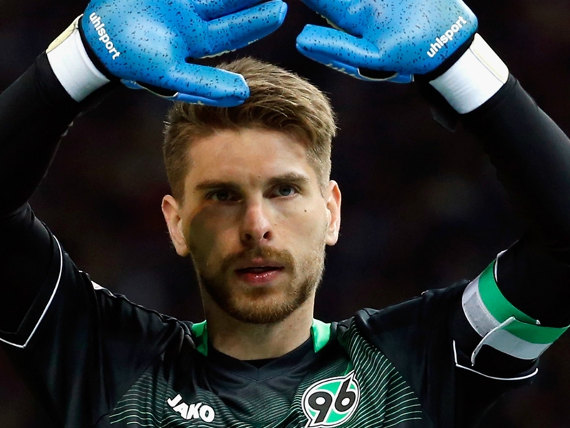 Leicester keeper Zieler returns to Germany after failing to oust Schmeichel