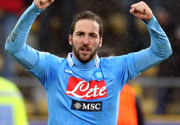 Higuain kejar 115 gol Maradona di Napoli. 