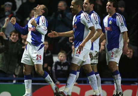 Hat-trick David Bentley Benamkan Manchester United