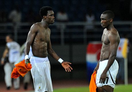 Ghana, Boye bacia i soldi e fa autogoal