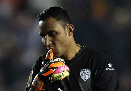 La revelación Keylor Navas, en casa de los ‘reyes’ Iker Casillas y Diego López