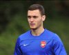 Napoli steps up interest in Arsenal captain Vermaelen