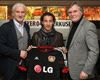 Guardado headed to Leverkusen on loan as Valencia offloads three players