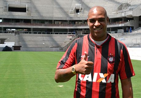 Adriano gia nhập Atletico Paranaense