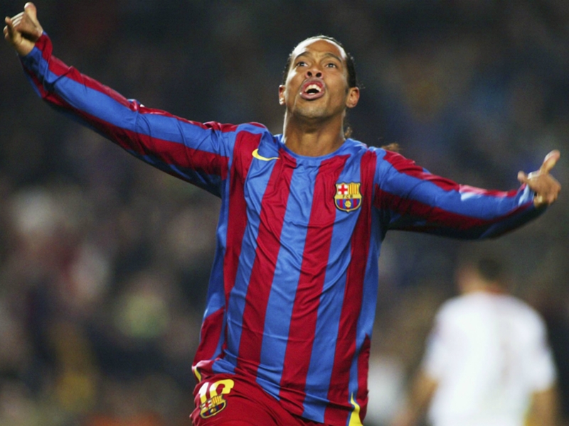 Barça, Ronaldinho préfère la plage au Camp Nou