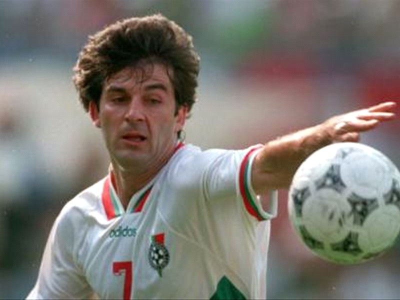 Un Kostadinov retenu contre les Bleus
