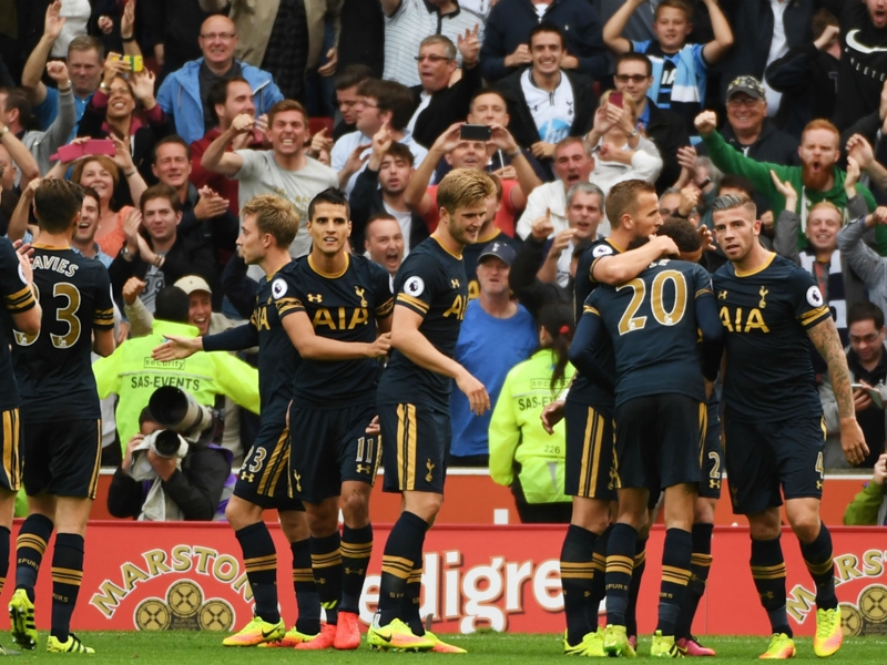 Pochettino enthuses over 'almost perfect' Tottenham