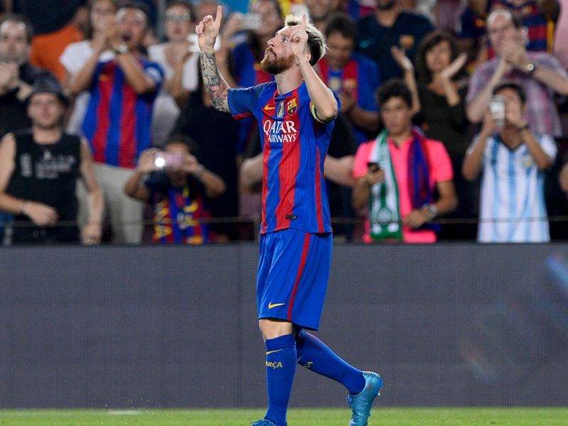 Luis Enrique: Messi is total football
