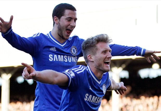 Chelsea & Schurrle land telling blow as Arsenal stutter at Stoke again