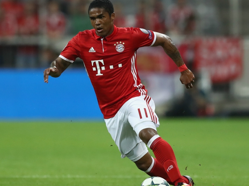 Bayern, Douglas Costa a célébré les buts du Real Madrid contre Dortmund