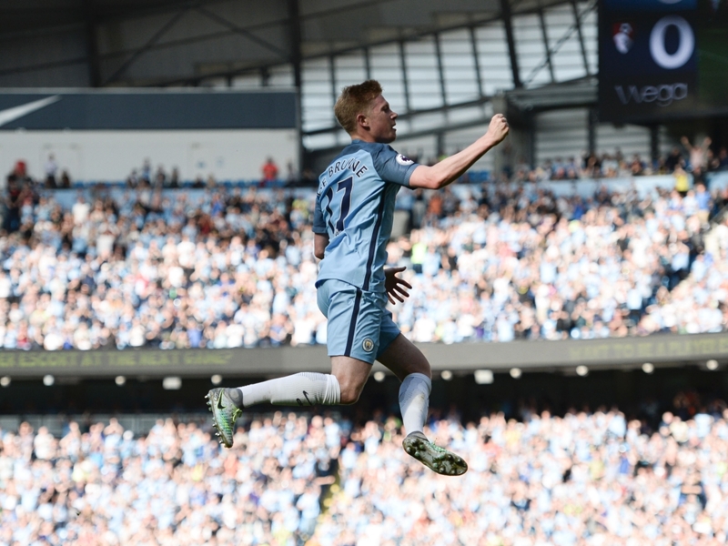 Manchester City, Fernandinho : "De Bruyne est un joueur très intelligent"