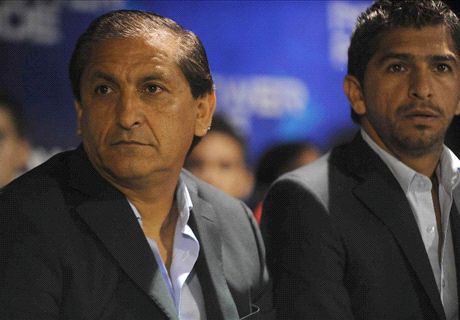 La relación entre jugadores y técnicos con las barras, una situación que se repite en el tiempo