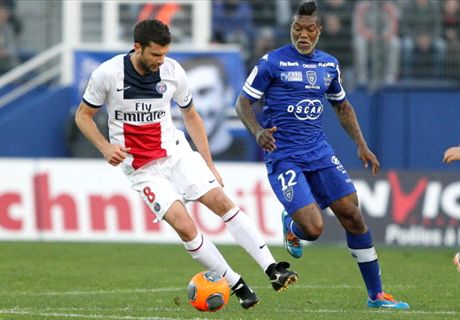 Transferts, Nïmes met un râteau à D. Cissé