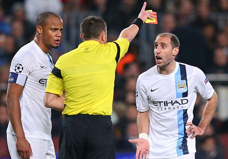 Zabaleta le apuntó al árbitro