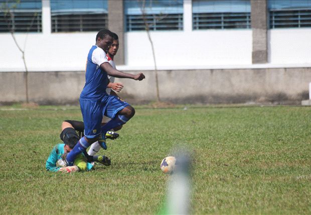 Djibril Coulibaly berharap bisa melewati rekor gol Van Dijk dan Sutiono.