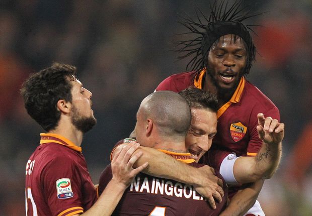 Totti memuji De Sanctis Strootman
