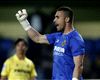 Villarreal Permanenkan Status Sergio Asenjo