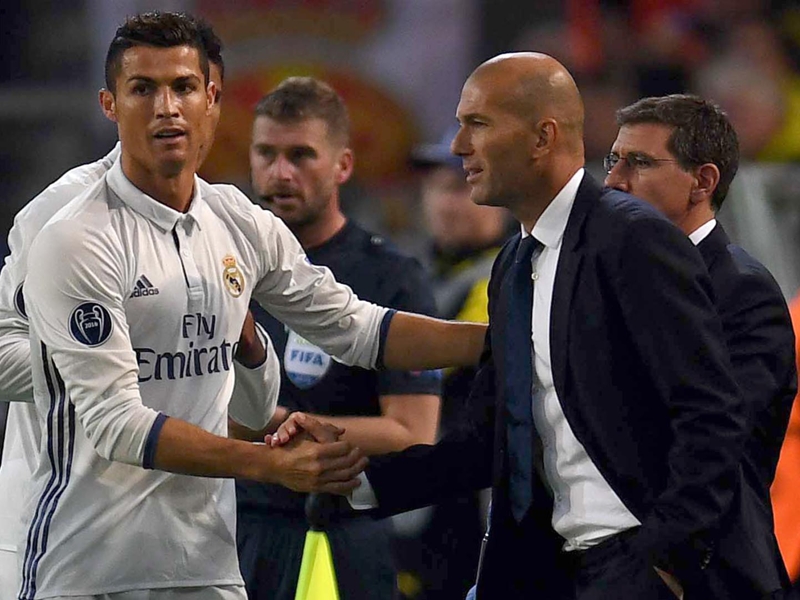 Real Madrid, Zidane défend Ronaldo