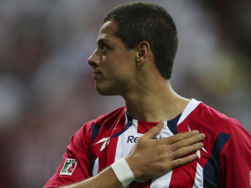 VIDEO - Le fils de son père : comment la star du mexique Javier Hernandez est devenu professionnel