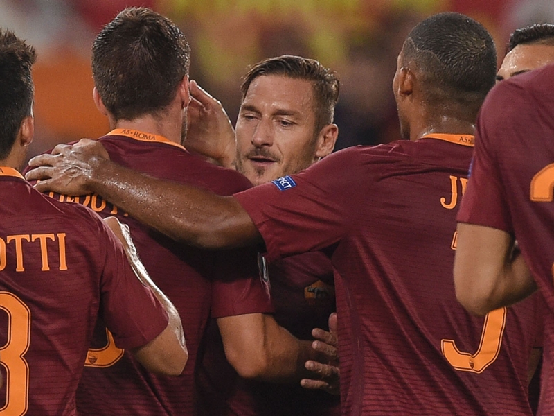 Totti, De Rossi e Florenzi dagli ultras della Roma: Li vogliamo all'Olimpico