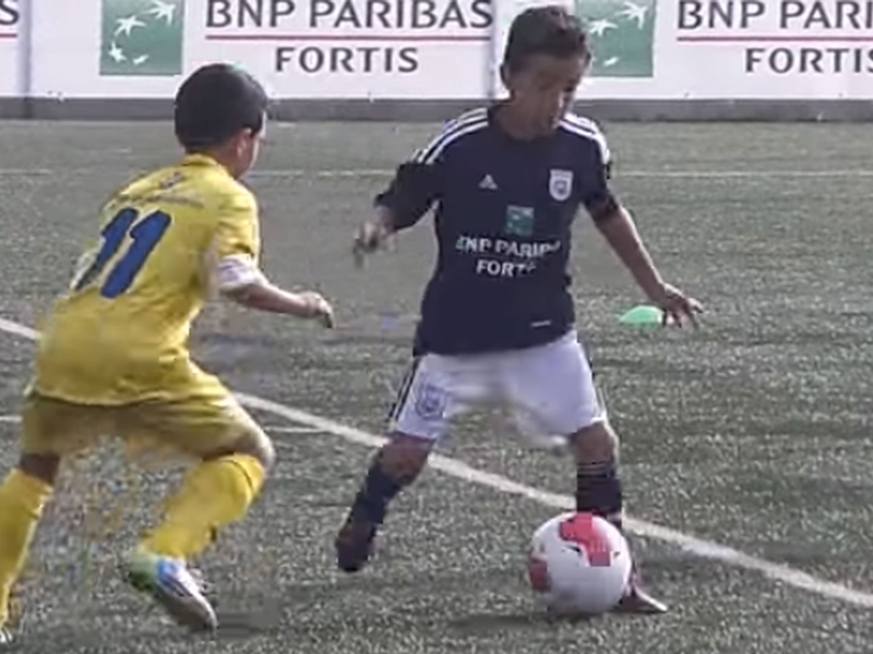 VIDÉO - Rayane Bounida, la nouvelle pépite d'Anderlecht fait du Lionel Messi