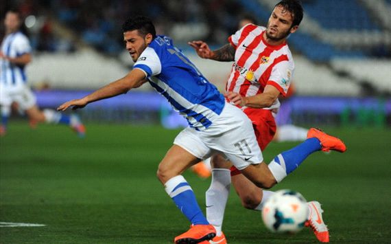 Torsiglieri avoids Vela's attack