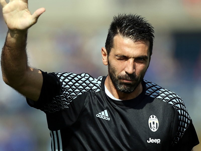 Nedved : "J'espère que Buffon restera à la Juventus jusqu'à ses 50 ans"
