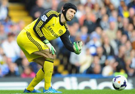 Cech: 'I'm staying at Chelsea'