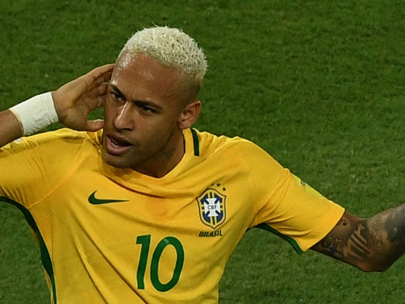 CM 2018 (Am.Sud) : Cavani marque encore, 300e but pour Neymar en sang