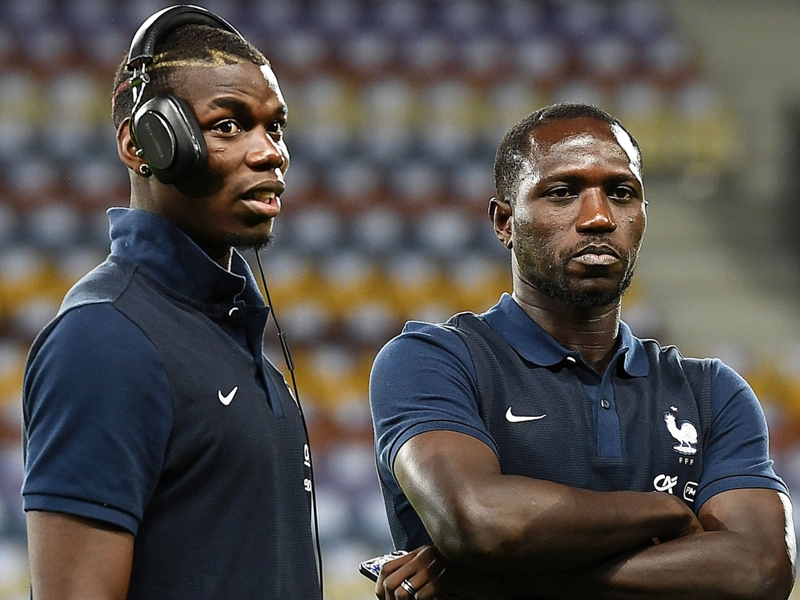 VIDÉO - Quand Paul Pogba recoiffe Moussa Sissoko