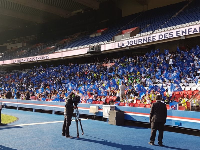 Journée des enfants et entraînement des Parisiens au Parc des Princes