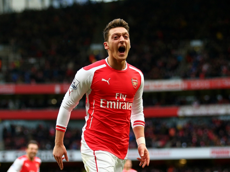 Arsenal, Özil comparé à Van Basten