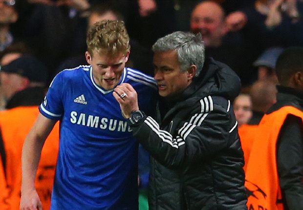 Mourinho dan pencetak gol pertama, Schurrle