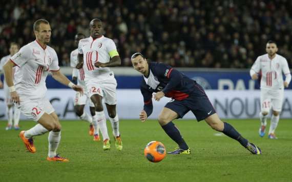 Zlatan Ibrahimovic and David Rozehnal Paris SG vs Lille