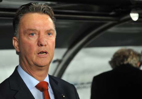 Hooijdonk: Van Gaal Akan Bawa Pemain Top
