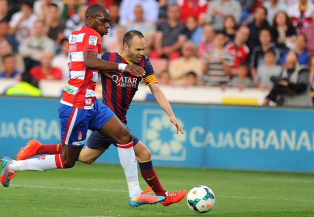 Iniesta frustrasi menyusul kekalahan di Granada. 