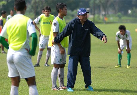 Jamu Perseru Serui, Rahmad Darmawan Benahi Pertahanan