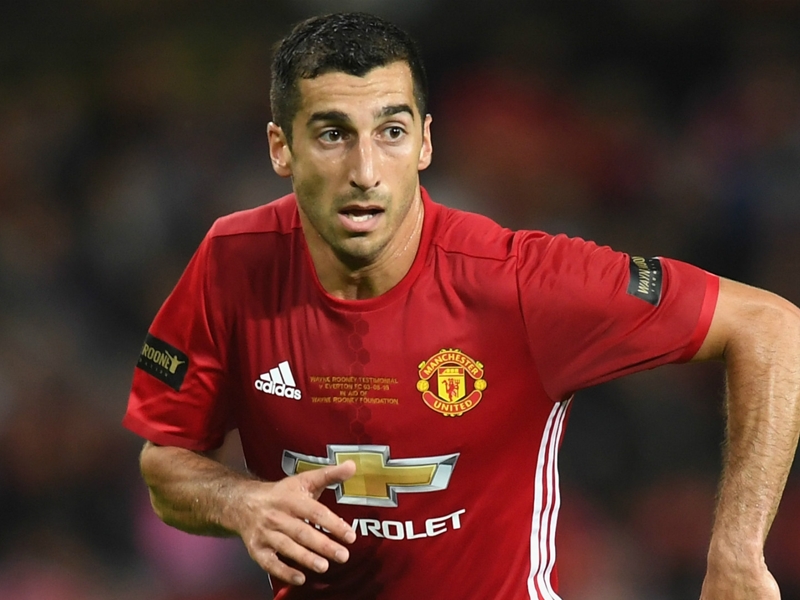'I can't believe that he's not getting a look-in' - Hargreaves puzzled by Mkhitaryan omission