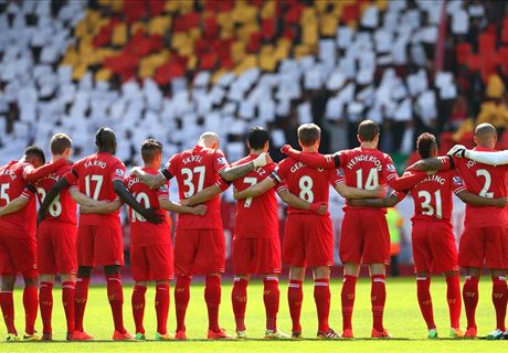 YNWA! เดอะค็อปมาเลย์ เหินฟ้าล่าลายเซ็นแข้งหงส์ลงเสื้อให้ลูกสาวสจวร์ต MH370