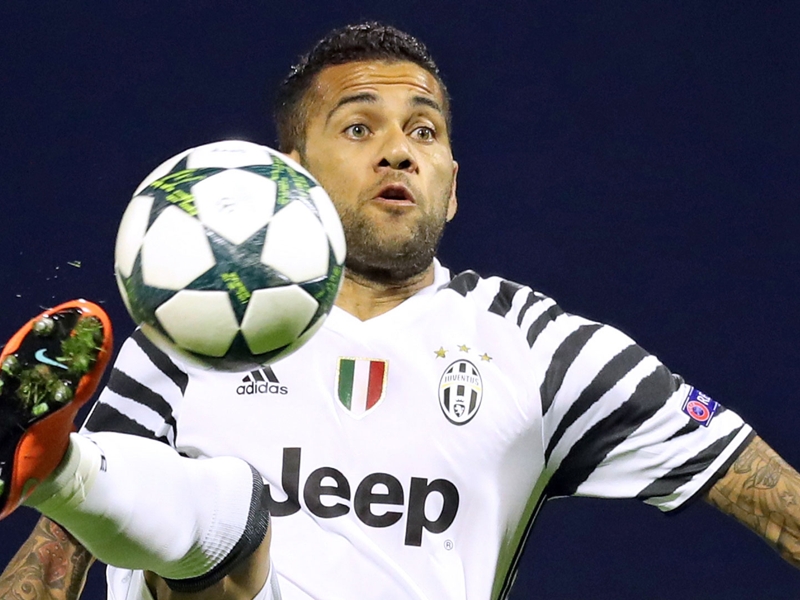 Juventus, Daniel Alves sorti sur civière