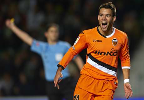 Bayern signs Valencia fullback Bernat
