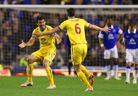 Everton top-four bid halted by Palace
