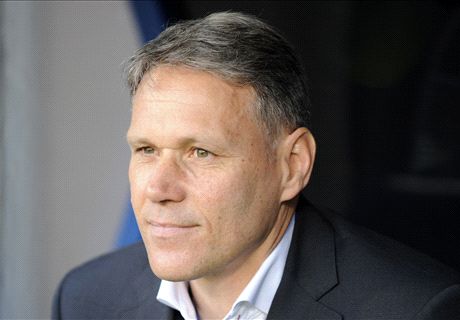 Van Basten chega a acordo e detalhes o separam de ser o novo técnico do AZ Alkmaar