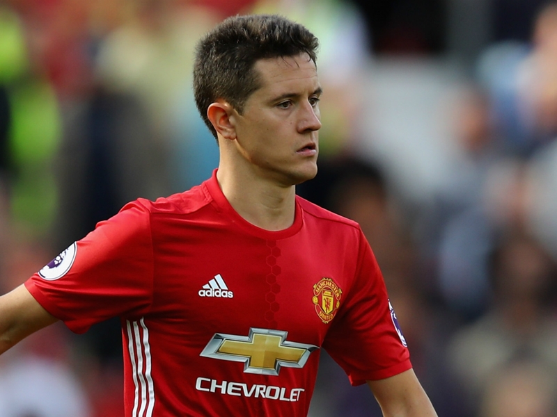 Fosu-Mensah posts HILARIOUS photo of fourth official that looks like Ander Herrera