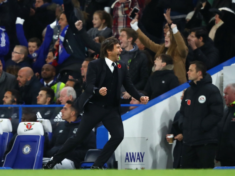 Conte not interested in Chelsea's title rivals