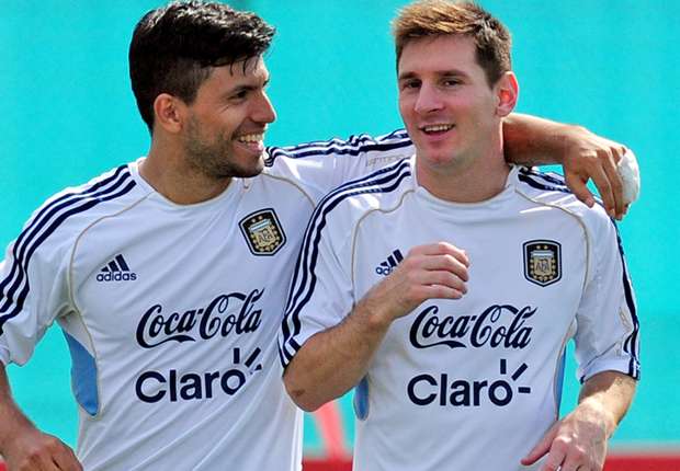 Agüero habría pasado el fin de semana con Lionel Messi Agüero habría pasado el fin de semana con Lionel Messi