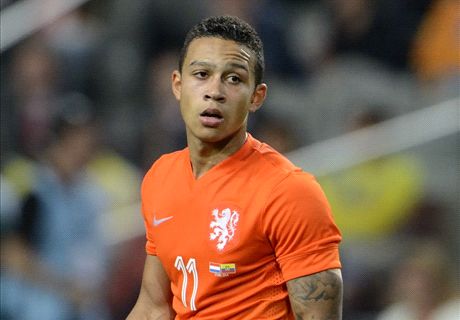 Van Gaal Sarankan Depay Bertahan