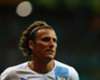 Diego Forlan Bantah Akan Pensiun