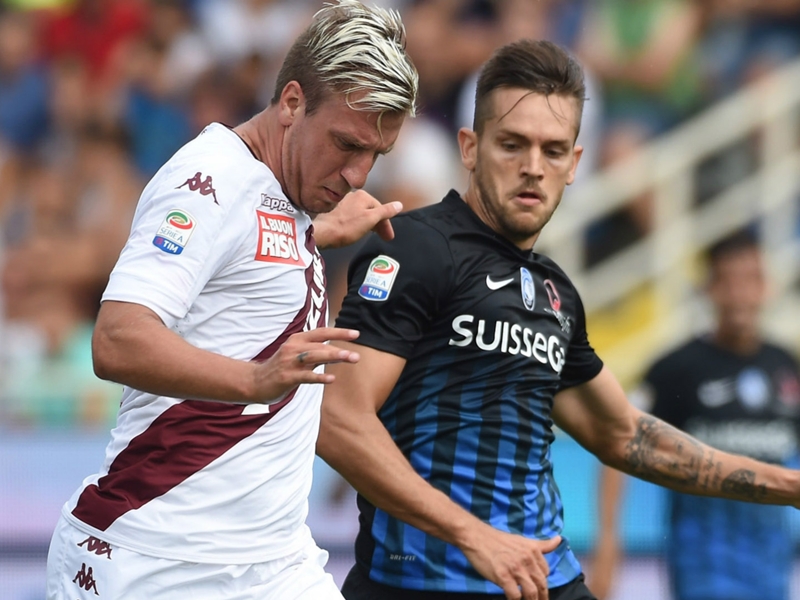 La RAI fa aspettare al gelo Maxi Lopez, l'attaccante del Torino se ne va alla prima domanda